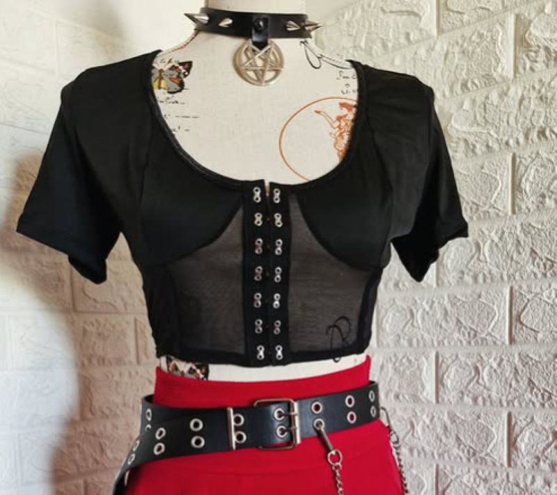Crop Tops o Poleras negras Verano para esos días de fiesta o solo salir de paseo y verse maravillosa