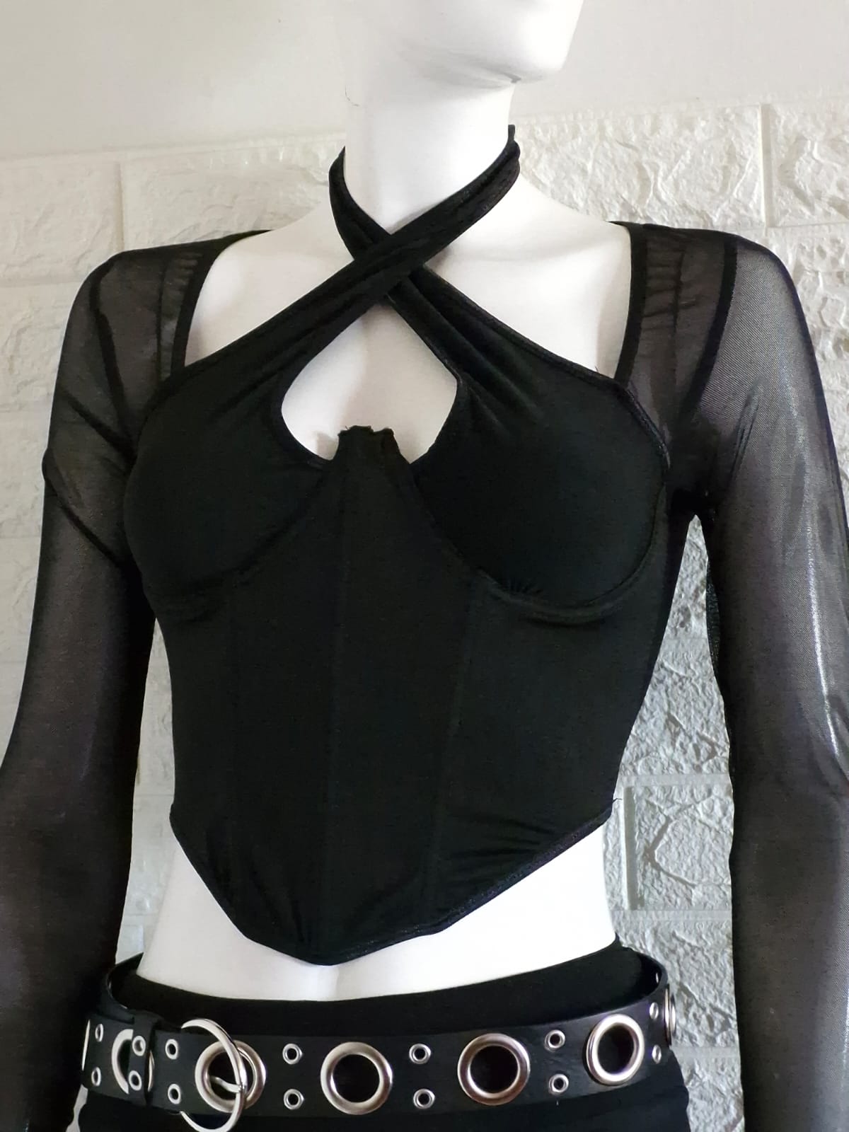 Crop Tops o Poleras negras Verano para esos días de fiesta o solo salir de paseo y verse maravillosa