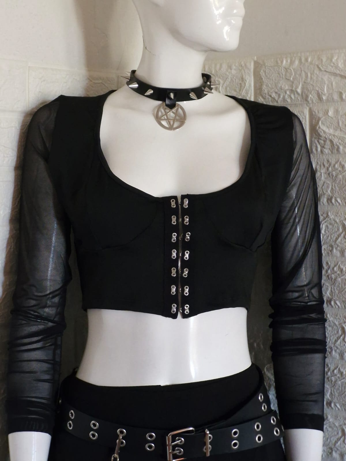 Crop Tops o Poleras negras Verano para esos días de fiesta o solo salir de paseo y verse maravillosa
