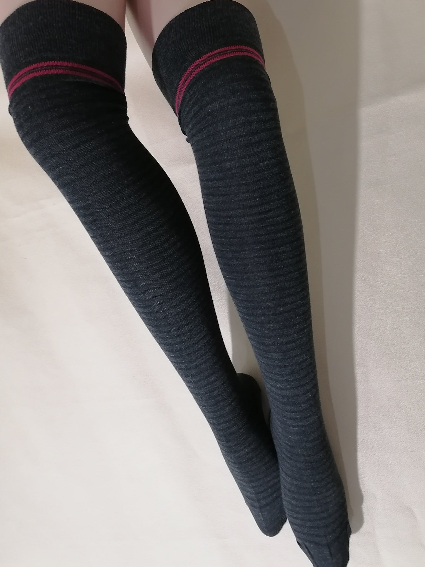 Calcetas Largas Variados Colores, para tu estilo juvenil y personal