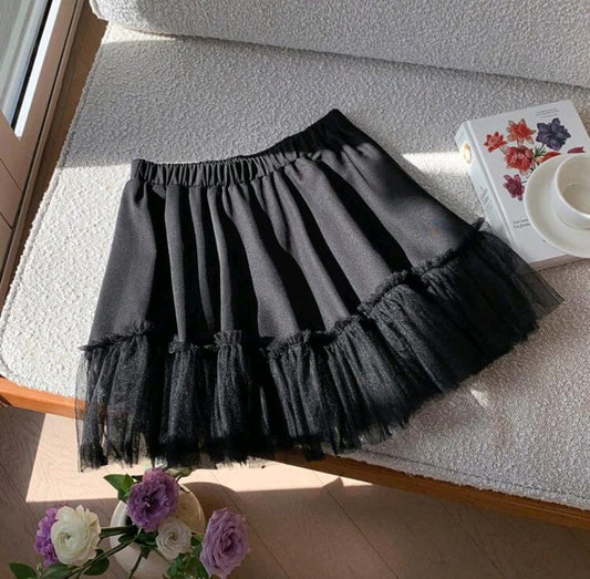Falda Negra Goth Corta con Tul