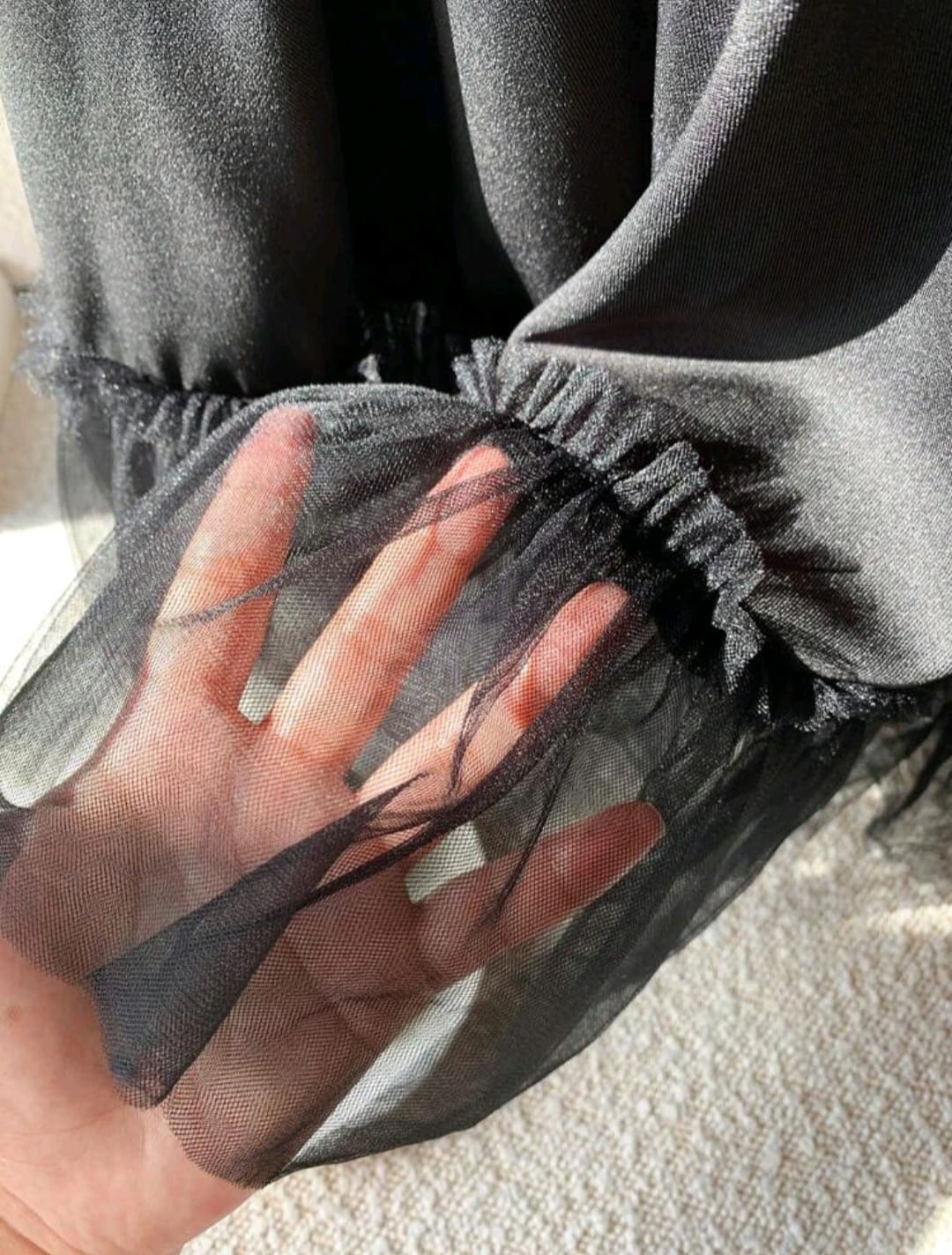 Falda Negra Goth Corta con Tul